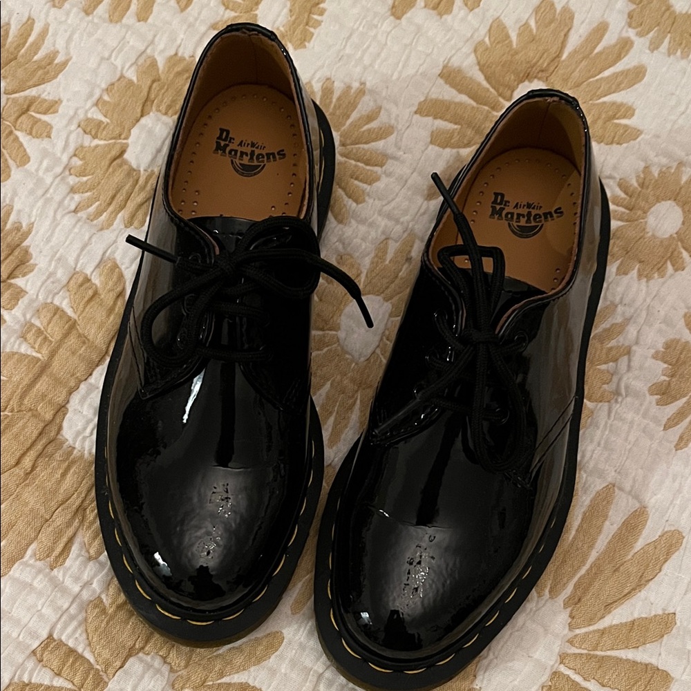 Dr. Martens Glossy Black WOMANS  Oxfords